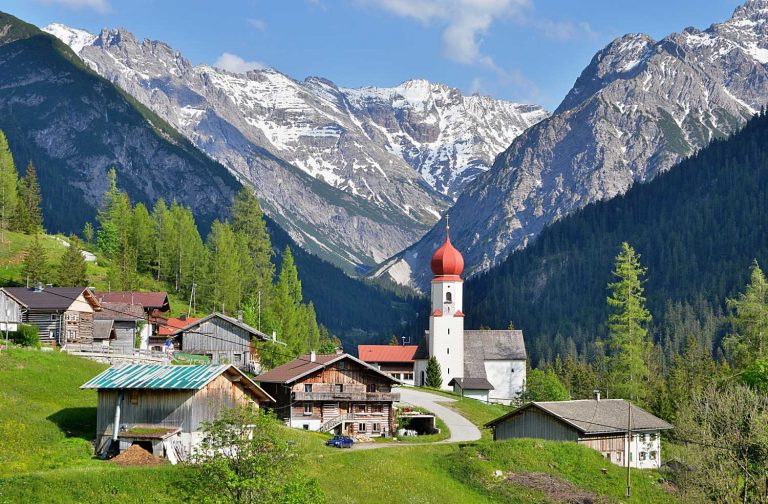 Das Bergdorf Bschlabs im Lechtal